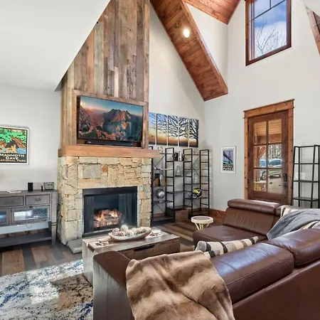 Red Hawk Creek Vila